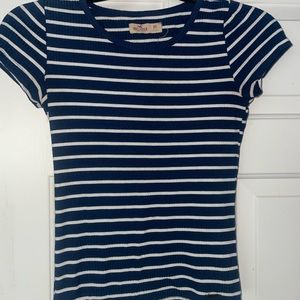 Hollister tshirt